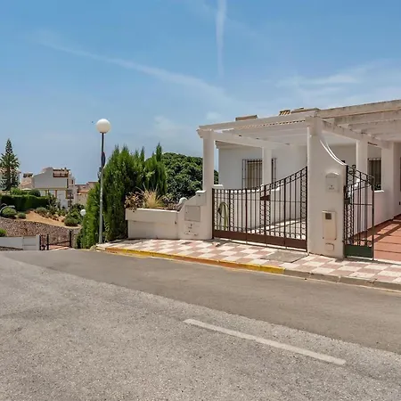 3 Bedroom Cozy In Fuengirola בית נופש פואנגירולה