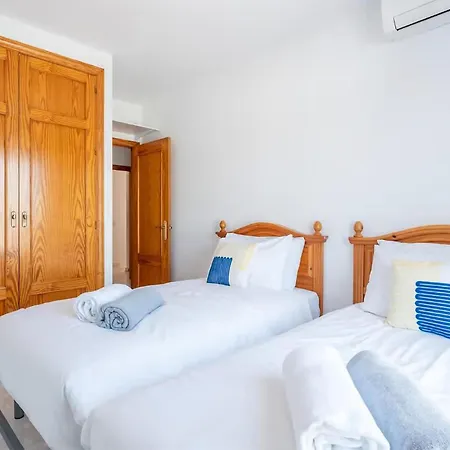 3 Bedroom Cozy In Fuengirola *