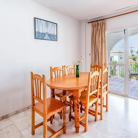 Дом отдыха 3 Bedroom Cozy In Фуэнхирола