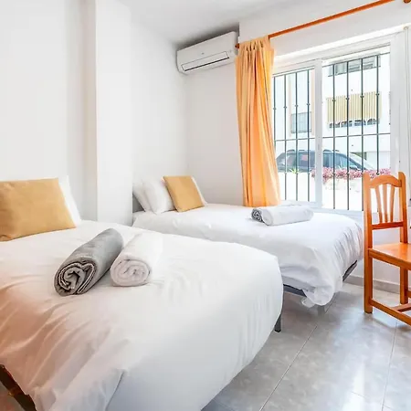 別荘 3 Bedroom Cozy In Fuengirola フエンヒロラ